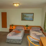 Zum Schwanenteich Pensión 3*