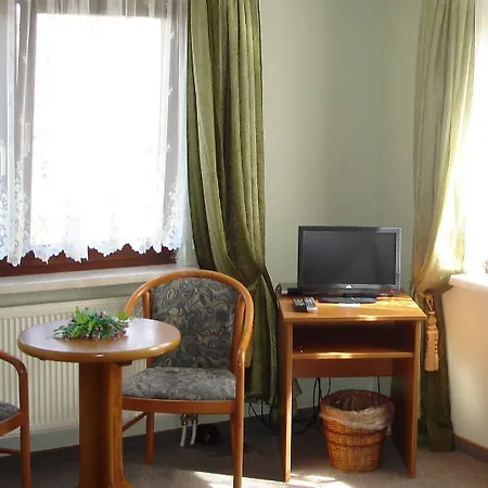 Zum Schwanenteich 3*