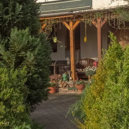 Zum Schwanenteich Gasthof 3*