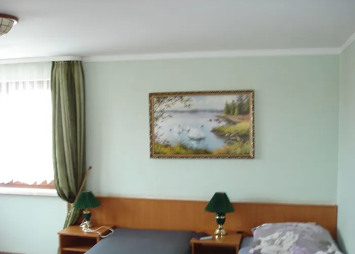 Zum Schwanenteich Gasthof 3*