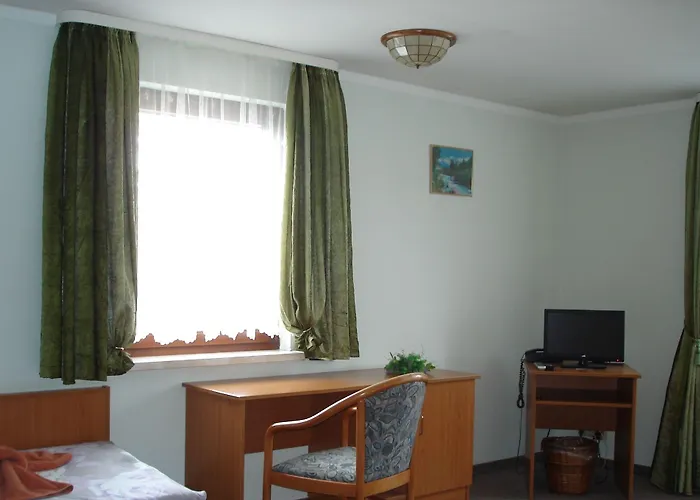 Zum Schwanenteich 3*