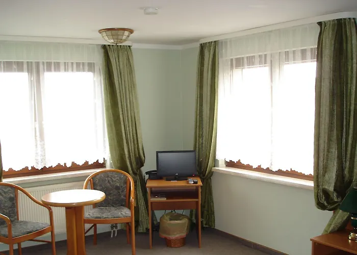 Gasthof Zum Schwanenteich 3*