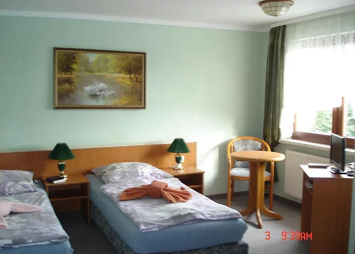 Zum Schwanenteich Gasthof 3*