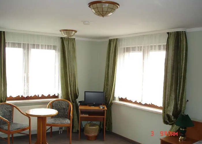 Zum Schwanenteich Gasthof 3*