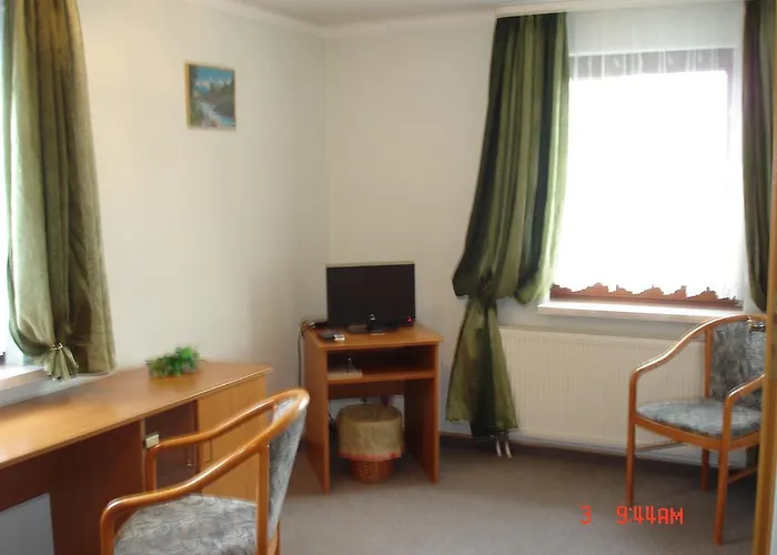 Zum Schwanenteich 3*