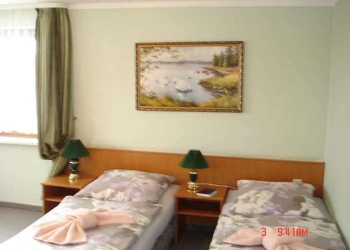 Zum Schwanenteich 3*